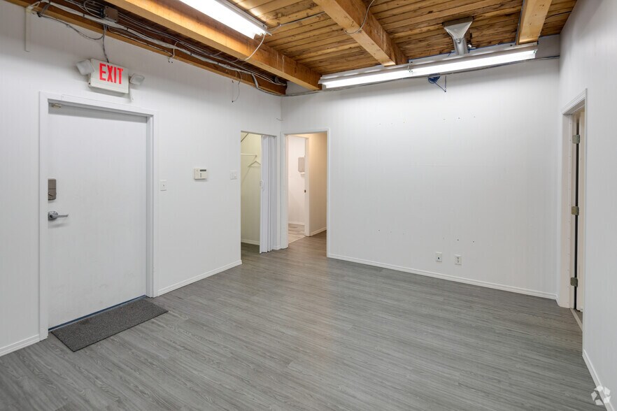 196 W 6th Av, Vancouver, BC à louer - Photo du bâtiment - Image 2 de 29
