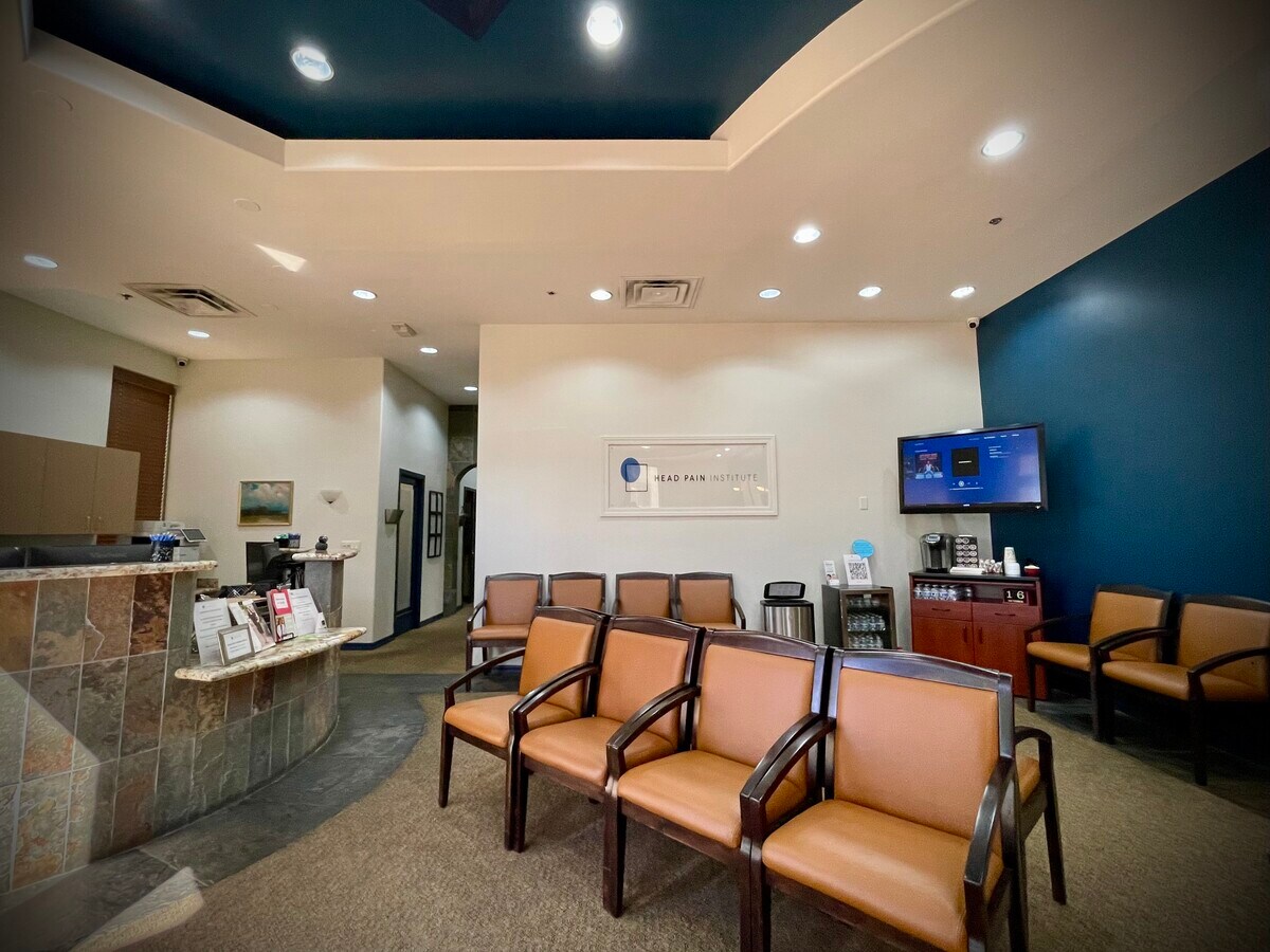 9481 E Ironwood Square Dr, Scottsdale, AZ 85258 - Unit 101 -  - Interior Photo - Image 1 of 4