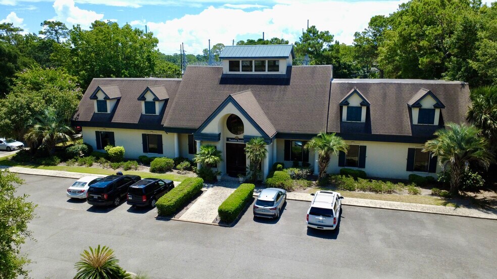 10 Target Rd, Hilton Head Island, SC à vendre - Photo principale - Image 1 de 20