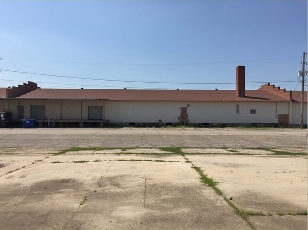 7600 Fort Chaffee Blvd, Fort Smith, AR for lease - Primary Photo - Image 1 of 17