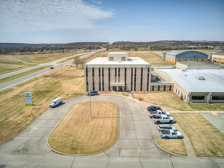 406 US Highway 60, Bartlesville, OK à louer - Photo du bâtiment - Image 2 de 5