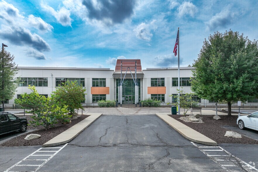 100 Global View Dr, Warrendale, PA à louer - Photo du bâtiment - Image 2 de 16