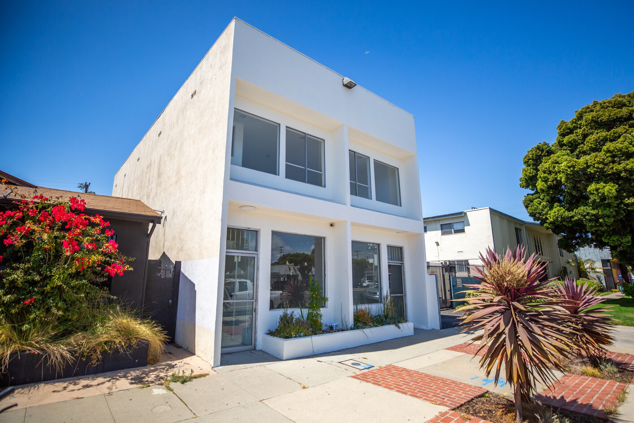 12923 Venice Blvd, Los Angeles, CA à louer Photo du bâtiment- Image 1 de 7