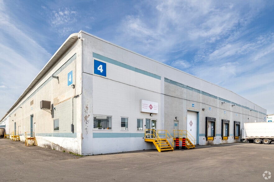 2555 Ave Dollard, Montréal, QC for lease - Primary Photo - Image 1 of 6