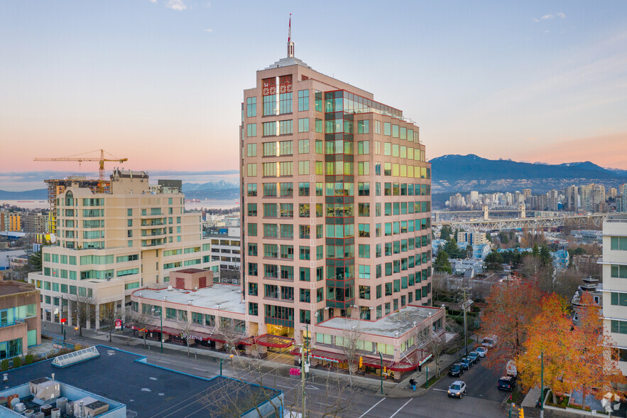 1333 W Broadway, Vancouver, BC à louer - Photo du bâtiment - Image 1 de 7