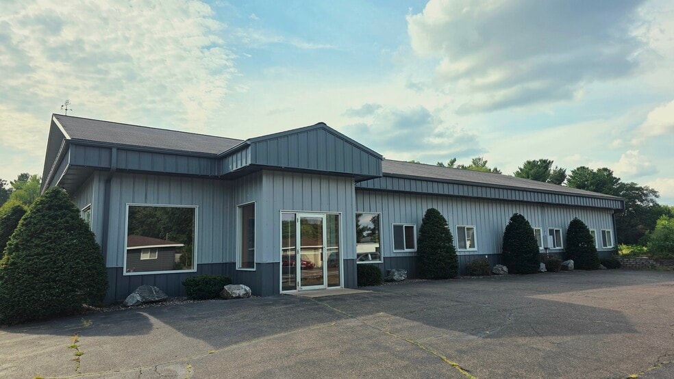 1210 Mansfield St, Chippewa Falls, WI for sale - Building Photo - Image 1 of 1