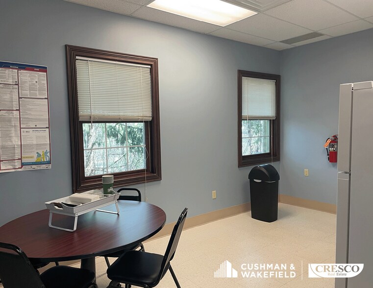 5611 Hudson Dr, Hudson, OH à louer - Photo intérieure - Image 3 de 5