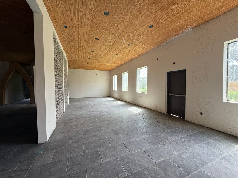 23515 FM 1314 Rd, Porter, TX à louer - Photo du bâtiment - Image 3 de 17