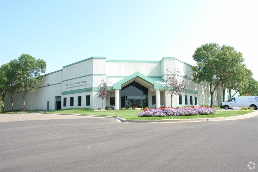 13200 N 10th Ave, Plymouth, MN for lease - Primary Photo - Image 1 of 4