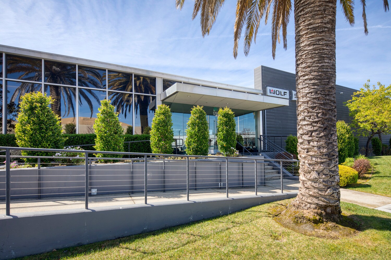 1755 Rollins Rd, Burlingame, CA à louer Photo principale- Image 1 de 23