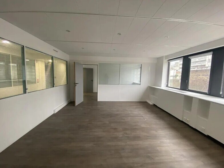 Bureau dans Suresnes à vendre - Photo du bâtiment - Image 3 de 8
