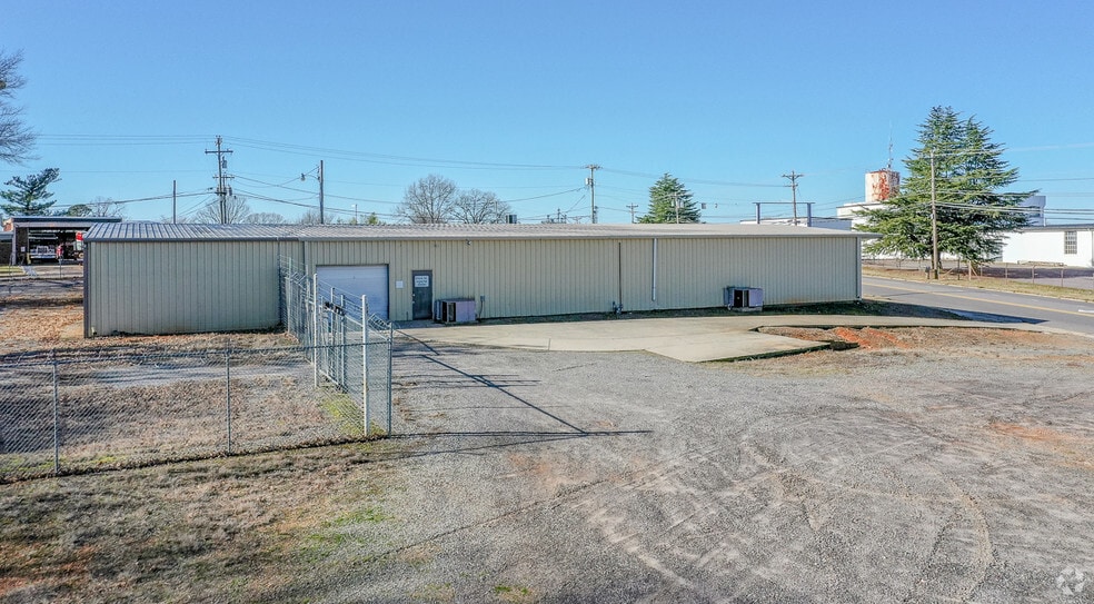 1809 W Front St, Statesville West, NC for lease - Building Photo - Image 3 of 4