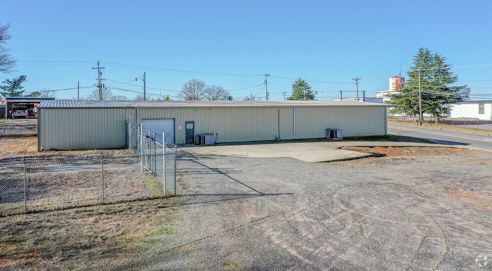 1809 W Front St, Statesville West, NC à vendre - Photo du bâtiment - Image 3 de 4