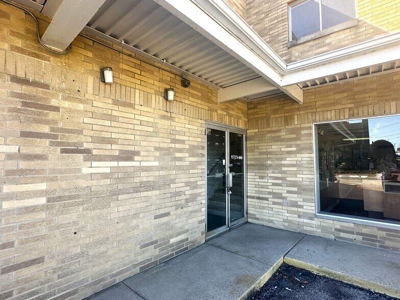 4505 N Main St, Dayton, OH à louer - Photo du bâtiment - Image 3 de 7