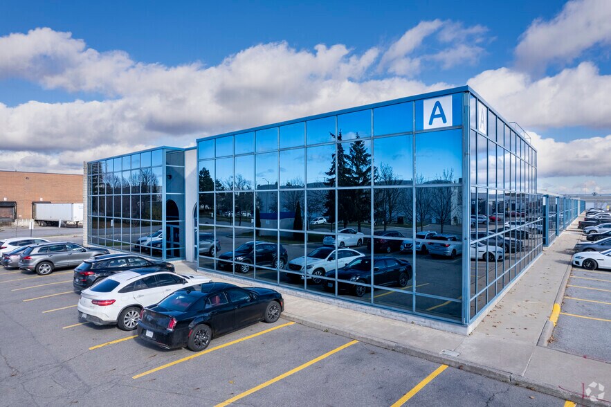 51 Caldari Rd, Vaughan, ON à louer - Photo du bâtiment - Image 2 de 6