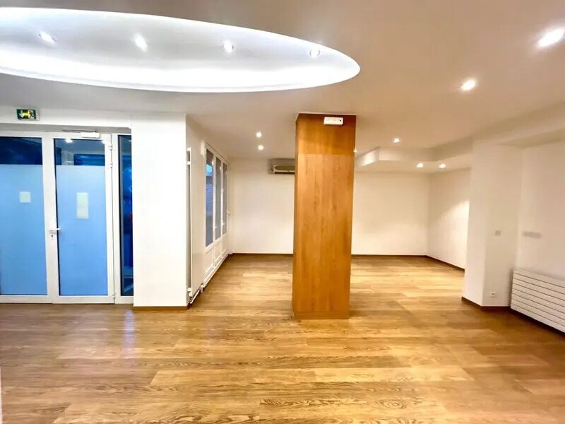 Office in Paris for sale Interior Photo- Image 1 of 23