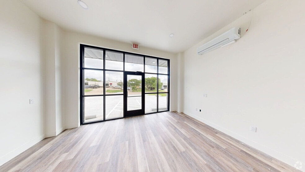 2357 Doreen St, Grand Prairie, TX for lease - Matterport 3D Scan - Image 3 of 9