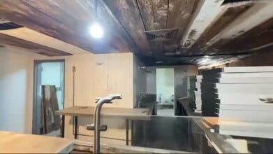 43 W 39th St, New York, NY à louer - Vidéo sur l’inscription commerciale 