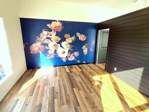 286 Christina St N, Sarnia, ON for lease Interior Photo- Image 2 of 10