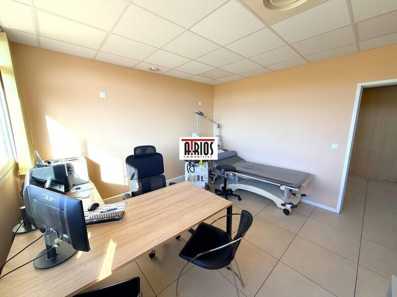 Office in La Valette Du Var for sale - Interior Photo - Image 3 of 5