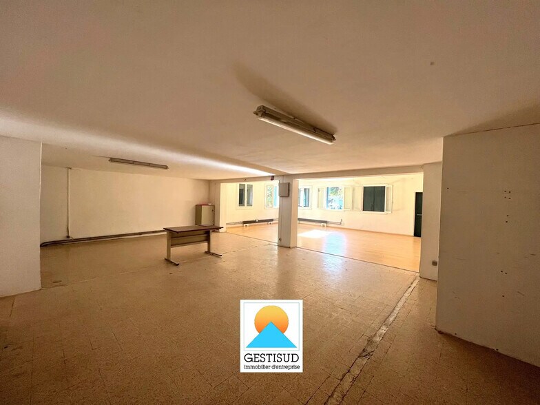 Bureau dans Aubagne à louer - Photo du bâtiment - Image 3 de 7