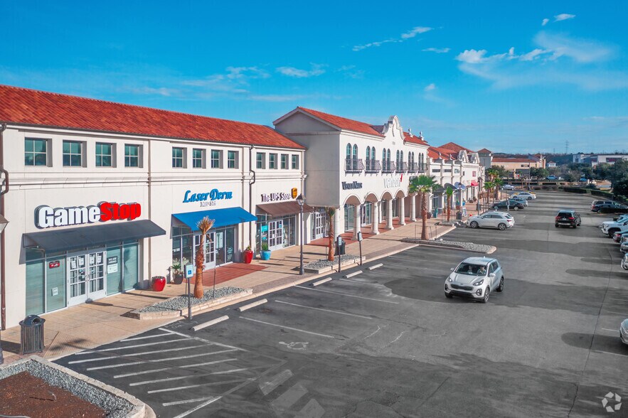 IH-10, San Antonio, TX for lease - Primary Photo - Image 2 of 14