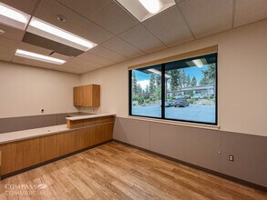 2255 NW Shevlin Park Rd, Bend, OR for lease Interior Photo- Image 2 of 10