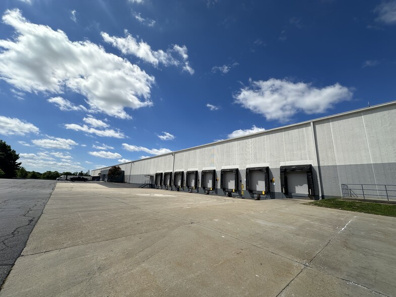 2030 Meridian Pl, Hebron, KY for lease - Building Photo - Image 2 of 3