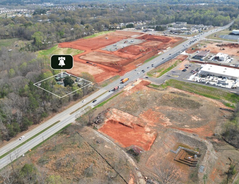 12624 E Wade Hampton Blvd, Duncan, SC à vendre - Photo principale - Image 1 de 10
