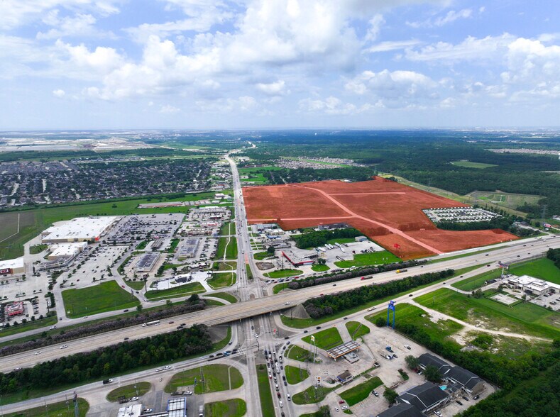 8701 N Highway 146, Baytown, TX à vendre - Photo du bâtiment - Image 2 de 3