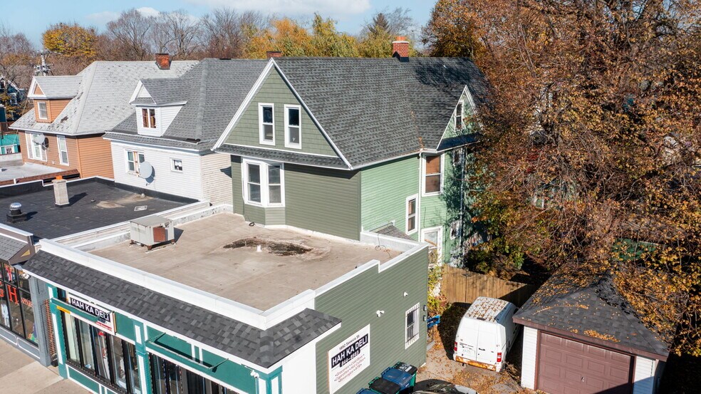 1892 Seneca St, Buffalo, NY à vendre - Photo du bâtiment - Image 2 de 9