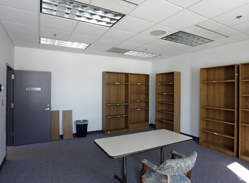 2249 Tracy Rd, Northwood, OH à vendre - Photo du bâtiment - Image 3 de 35