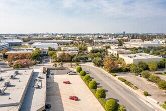 15147 Woodlawn Ave, Tustin, CA - Aérien  Vue de la carte