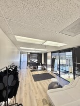 2183 Fairview Rd, Costa Mesa, CA à louer Photo intérieure- Image 2 de 4