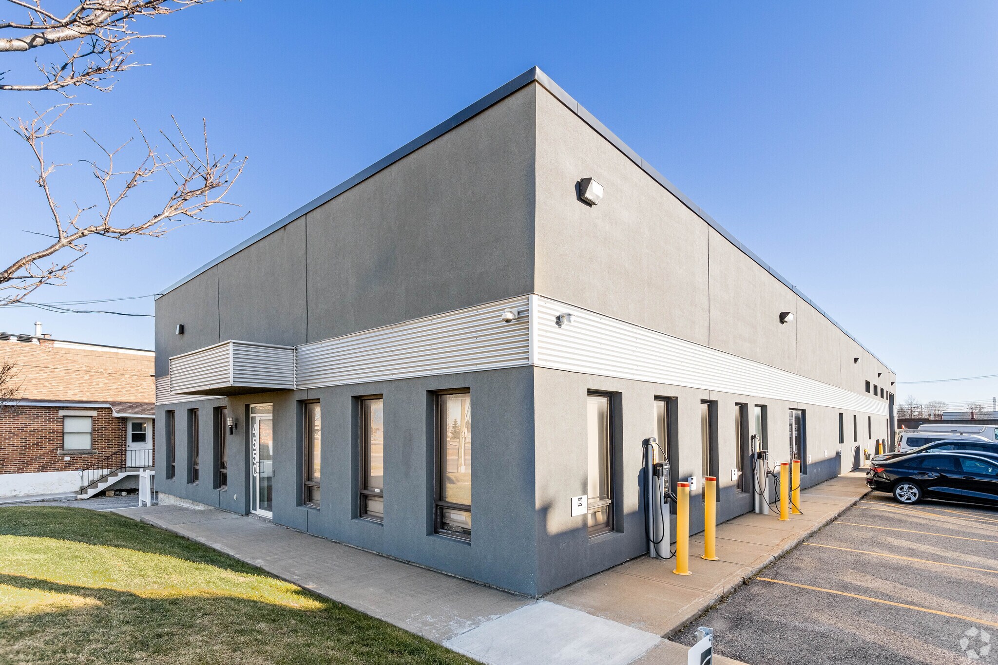 4550 Boul de la Côte-Vertu, Saint-Laurent, QC à vendre Photo principale- Image 1 de 1