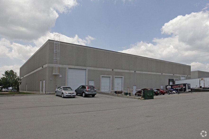 4060B Sladeview Cres, Mississauga, ON for lease - Building Photo - Image 2 of 4