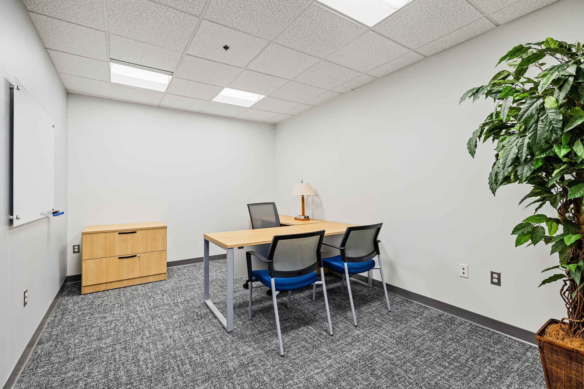 755 W Big Beaver Rd, Troy, MI à louer Photo intérieure- Image 1 de 1