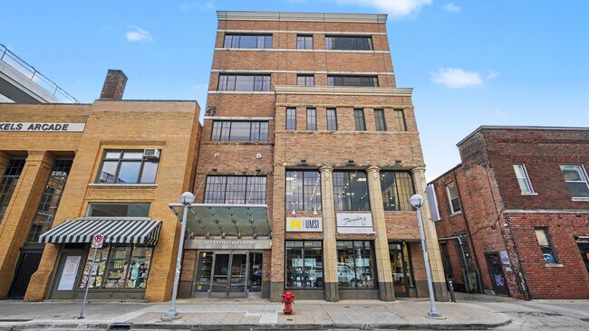 Plus de détails pour 333 Maynard St, Ann Arbor, MI - Bureau à vendre