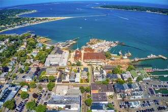 200 Main St, Greenport, NY - aerial  map view