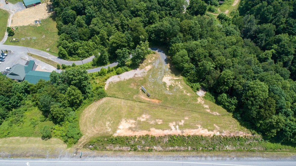 203 Elizabeth Way, Fayetteville, WV for sale - Building Photo - Image 3 of 5