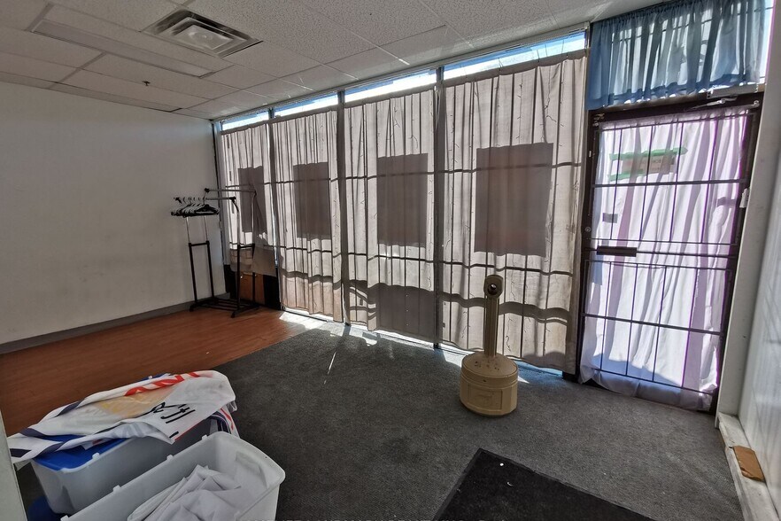 50 Weybright Ct, Toronto, ON à louer - Photo intérieure - Image 2 de 3