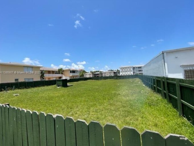 708 Atlantic Shores Blvd, Hallandale, FL à vendre - Photo du bâtiment - Image 3 de 5