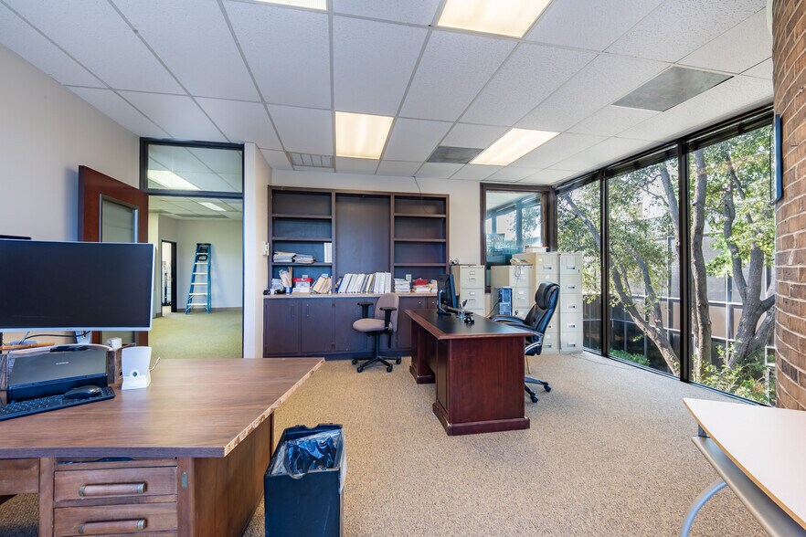 8500 Shoal Creek Blvd, Austin, TX à vendre - Photo du bâtiment - Image 3 de 12