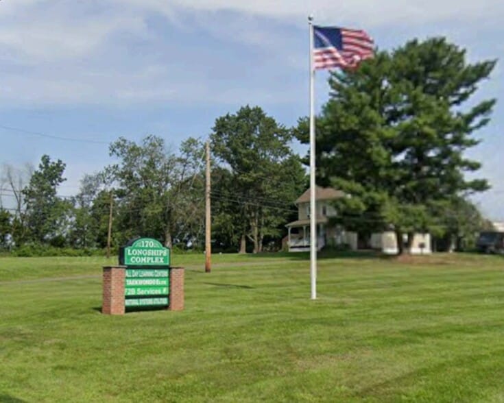 170 Township Line Rd, Hillsborough, NJ à louer - Photo du bâtiment - Image 2 de 3