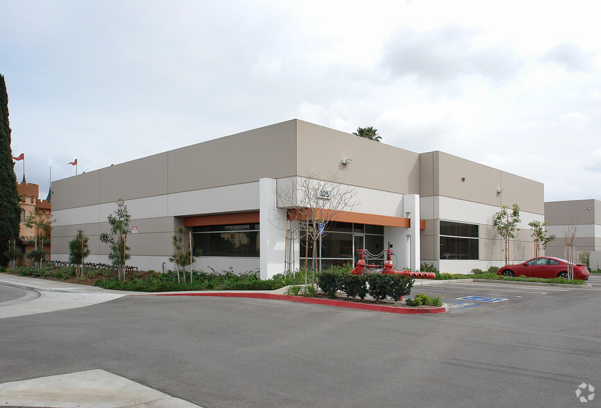 325 N Shepard St, Anaheim, CA for lease - Building Photo - Image 1 of 8