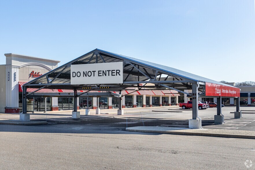 911-921 Providence Hwy, Norwood, MA for lease - Building Photo - Image 3 of 5