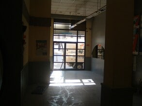 Retail in Tortosa, Tarragona for lease Interior Photo- Image 2 of 3