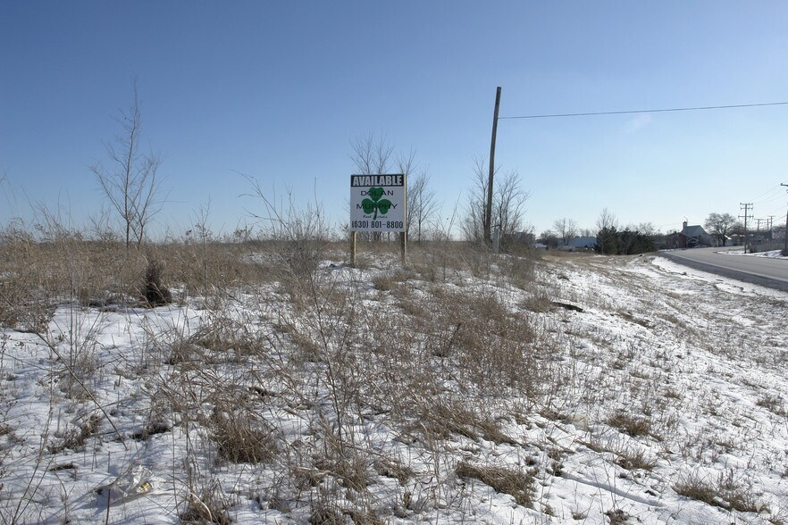 2635 Church Rd, Aurora, IL for sale - Building Photo - Image 3 of 5