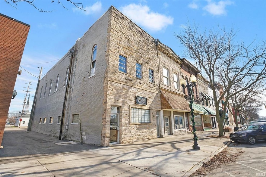 116-118 N Main St, Goshen, IN à vendre - Photo du bâtiment - Image 3 de 17