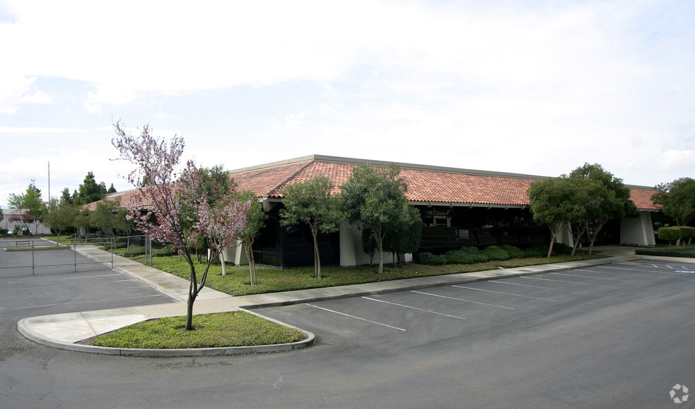 44193 S Grimmer Blvd, Fremont, CA for lease - Building Photo - Image 1 of 4